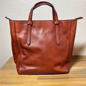 Fossil Rich Brown Leather Handbag, Converts to Backpack.